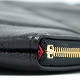Chanel 19 Clutch Lambskin Black