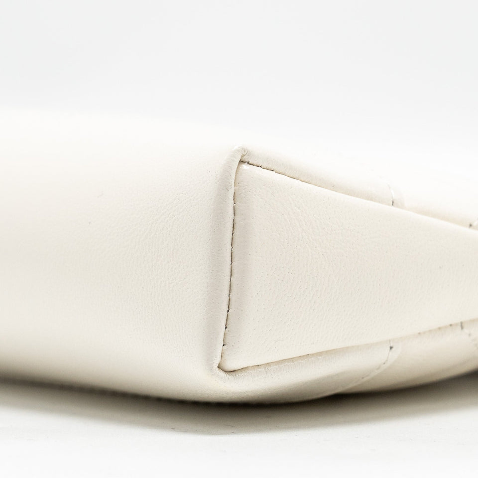 Chanel Mini 31 Clutch with Chain Shiny Calfskin White L (Microchip)