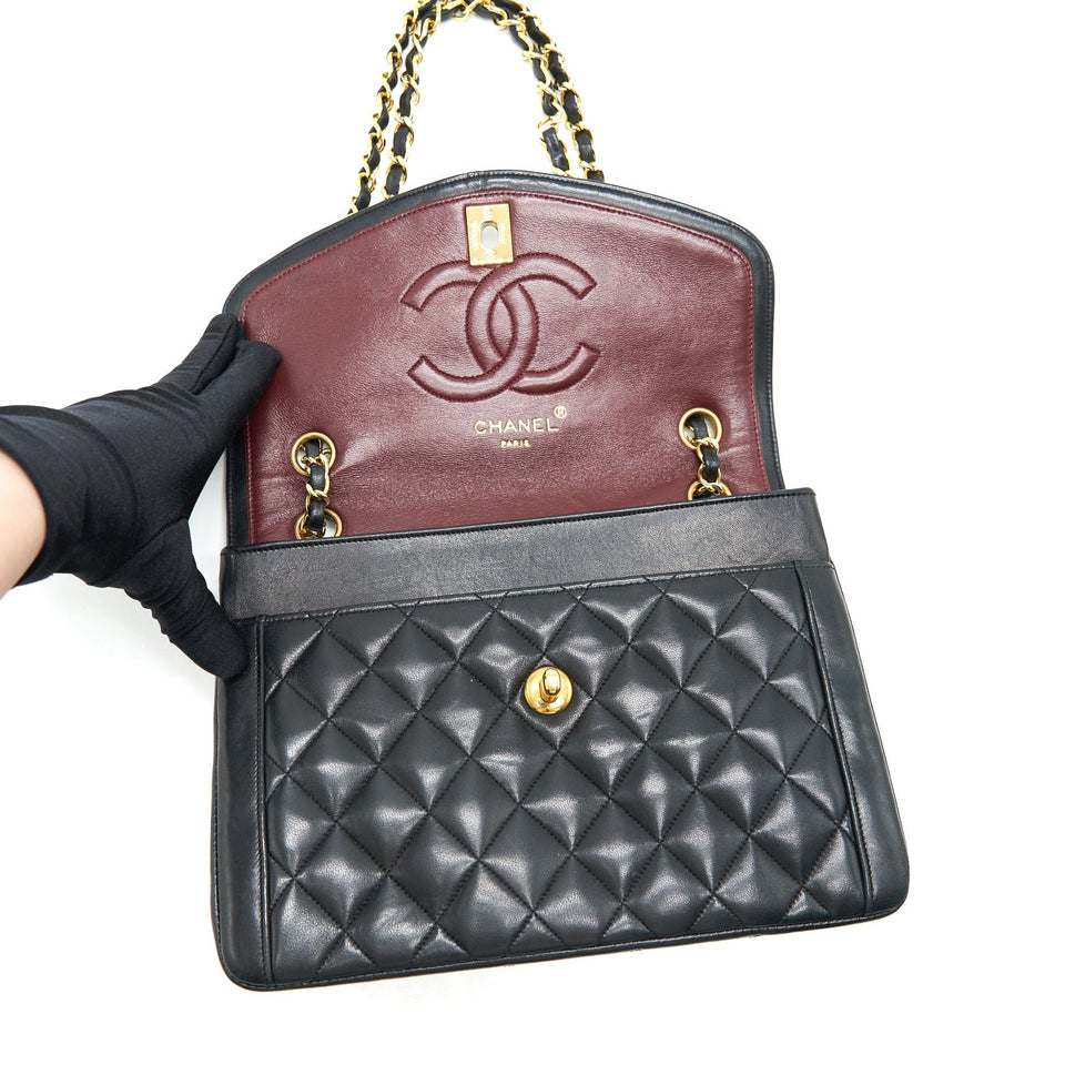 Chanel Vintage CC Flap Bag in
