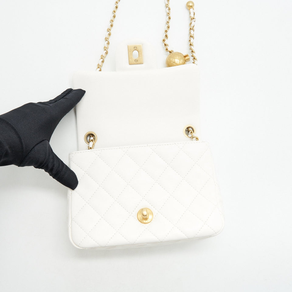 Chanel 21B pearl crush Mini Square flap Bag White