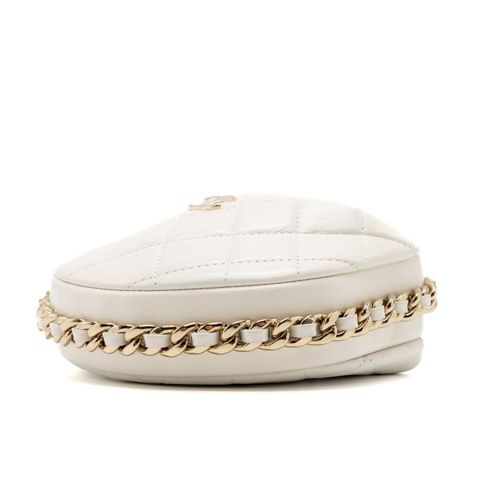 Chanel 23C round clutch lambskin white L (microchip)