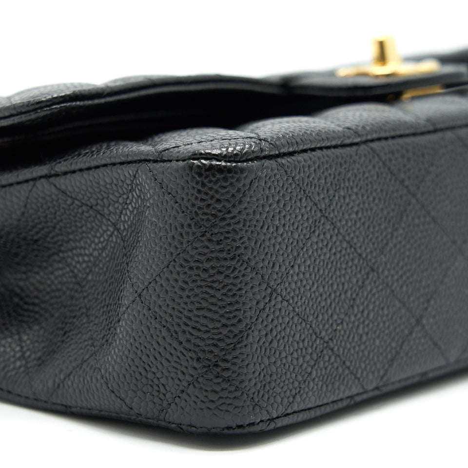 Chanel MEDIUM CLASSIC DOUBLE FLAP BAG CAVIAR BLACK