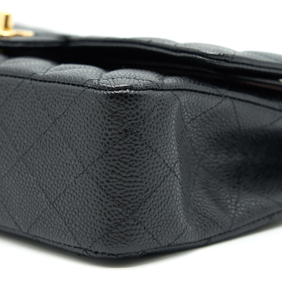 Chanel MEDIUM CLASSIC DOUBLE FLAP BAG CAVIAR BLACK