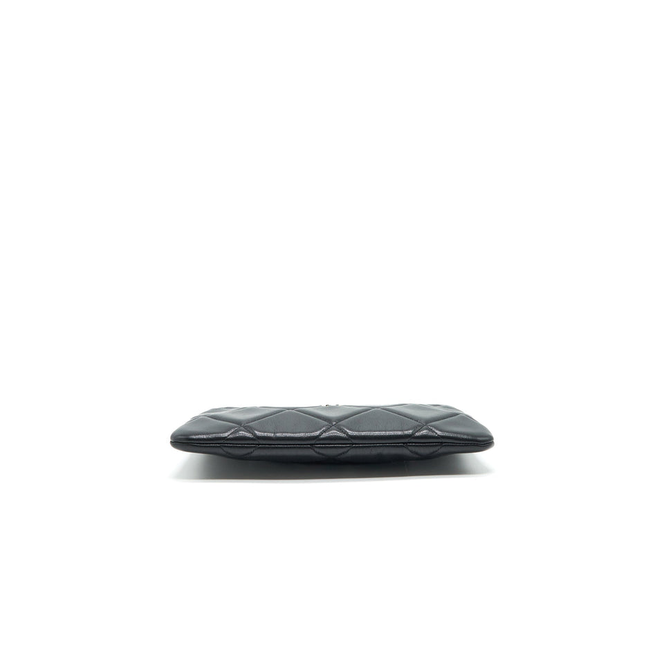 Chanel 19 Pouch black
