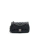 Chanel flap Bag with inner zipper caviar Black