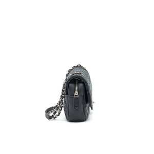 Chanel flap Bag with inner zipper caviar Black
