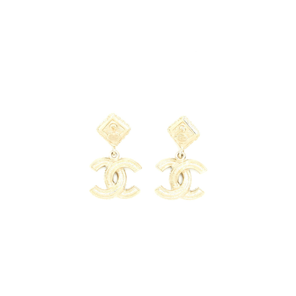 Chanel CC Logo With Flower Black And White Drop Earrings