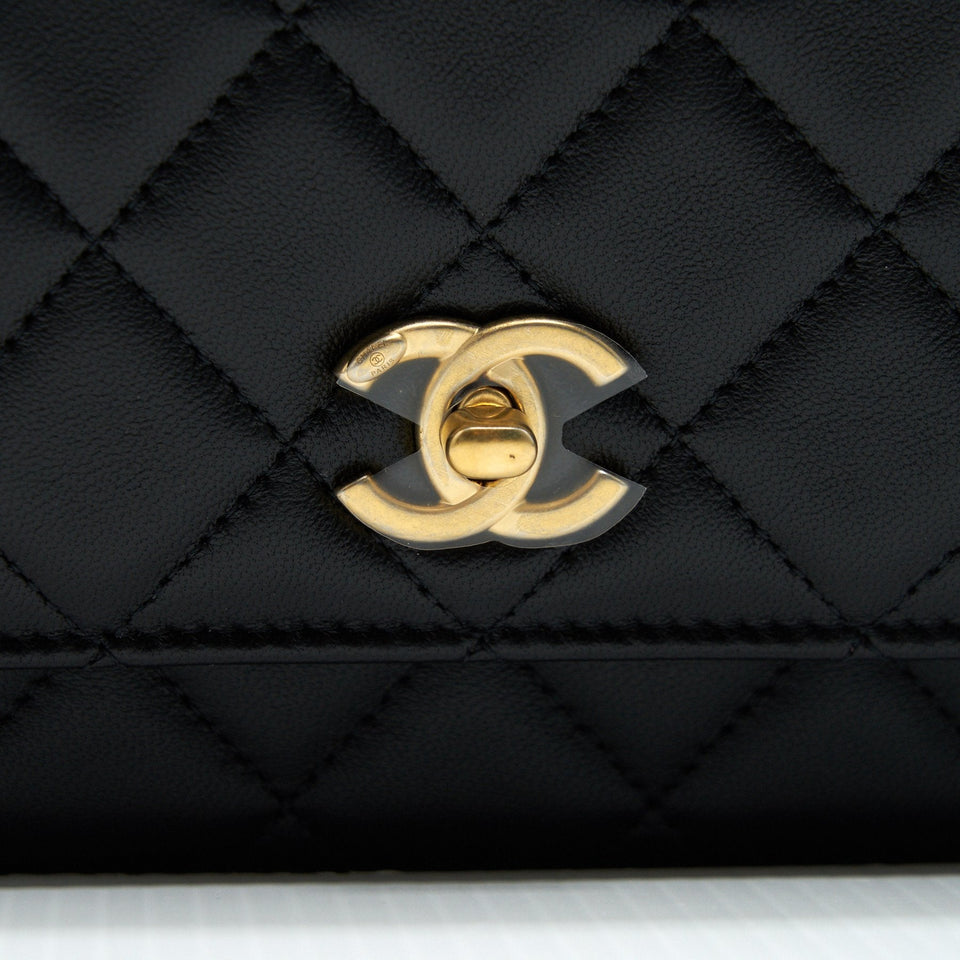 Chanel 22C Pearl Crush Wallet On Chain Black