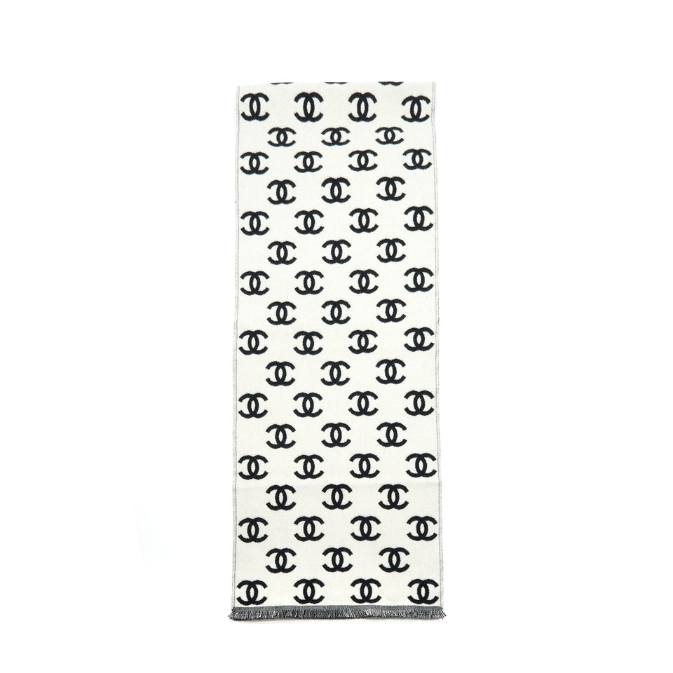 Chanel CC full logo Wool / cashmere double side scarf black/ white