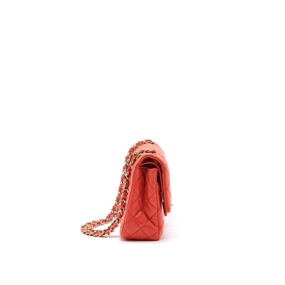 Chanel CLASSIC MEDIUM DOUBLE FLAP LAMBSKIN IN CORAL L