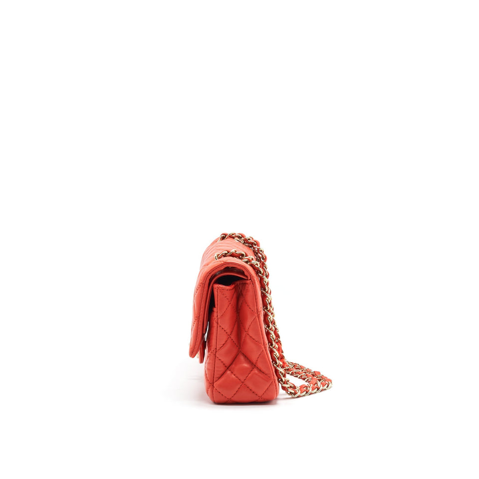 Chanel CLASSIC MEDIUM DOUBLE FLAP LAMBSKIN IN CORAL L