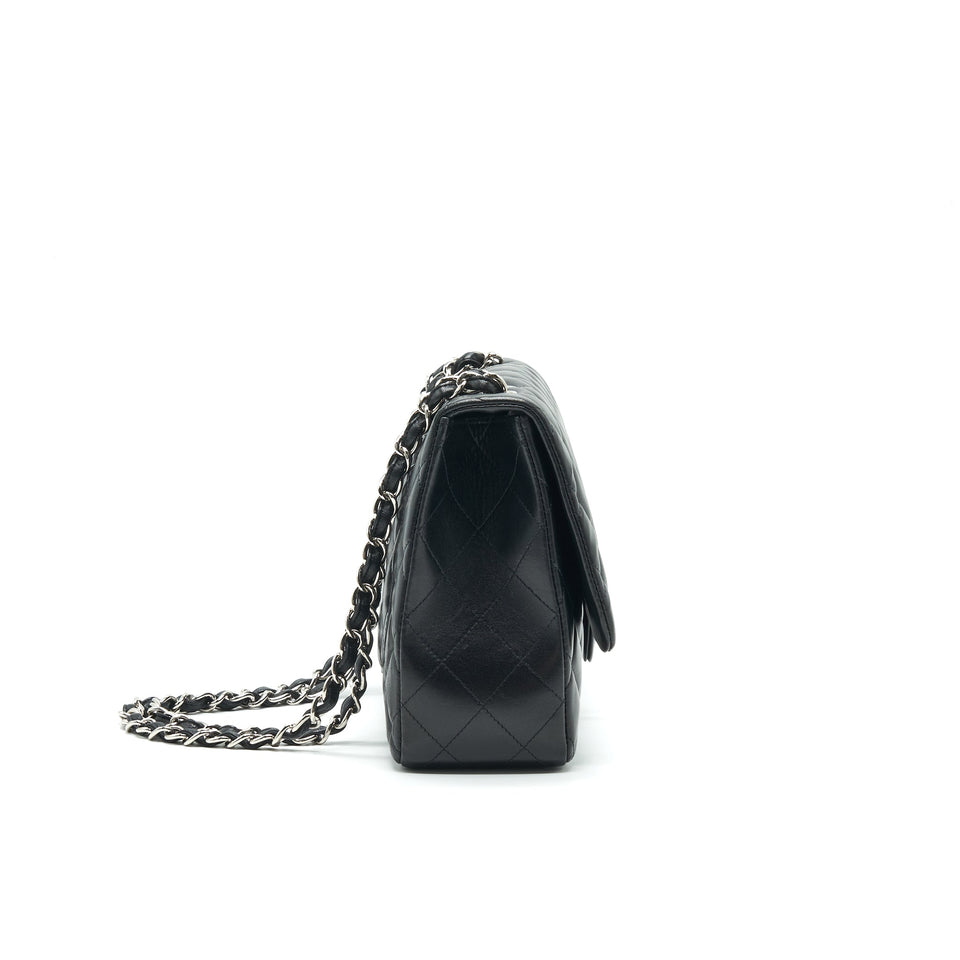Chanel Single Flap jumbo Bag Lambskin Black