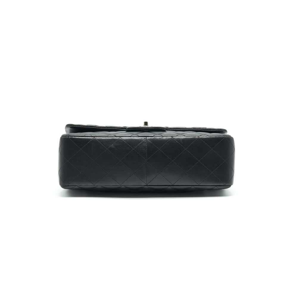 Chanel Single Flap jumbo Bag Lambskin Black