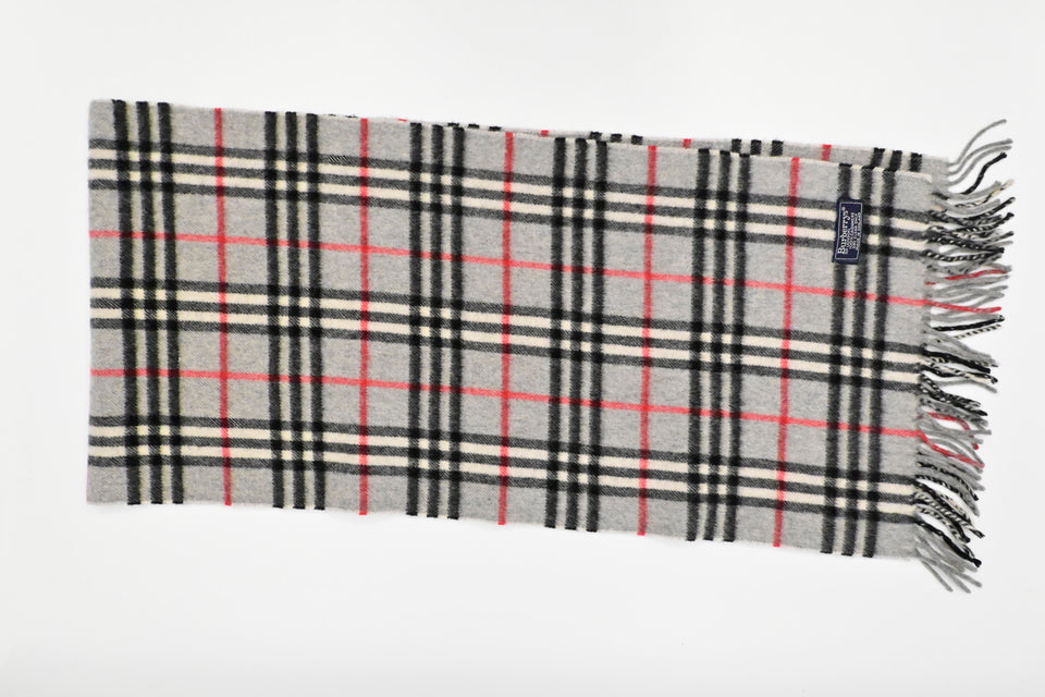 Burberry Scarf in Grey Cashmere