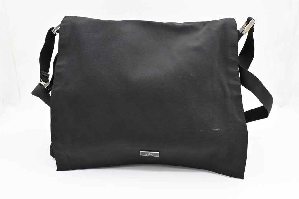 Gucci Messenger Bag in Black Canvas