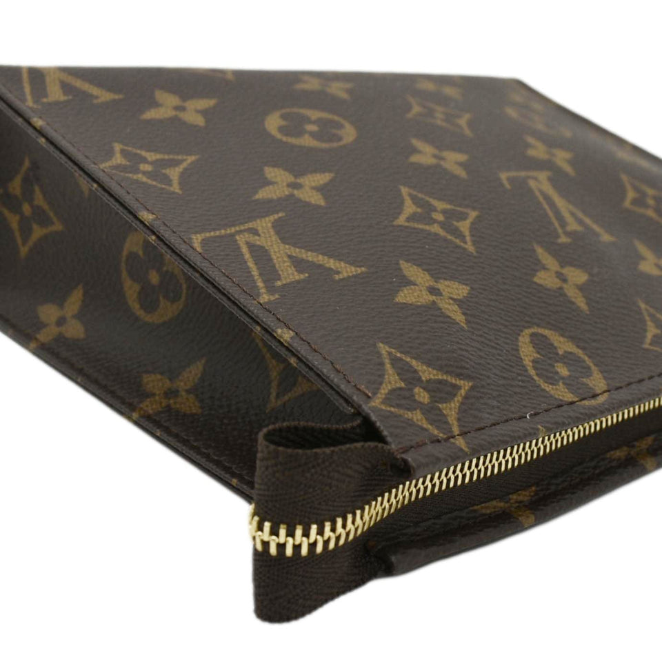 Louis Vuitton Toiletry 19 Pouch Monogram Canvas Clutch Brown