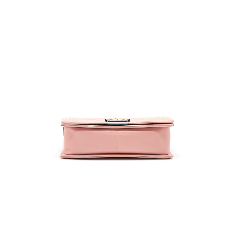 Chanel BOY Chanel HANDBAG LAMBSKIN PALE PINK