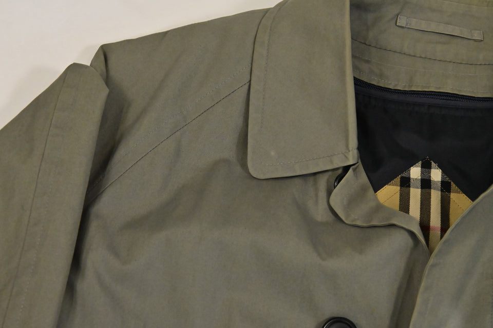 Burberry Trench Coat in Green-Grey Cotton