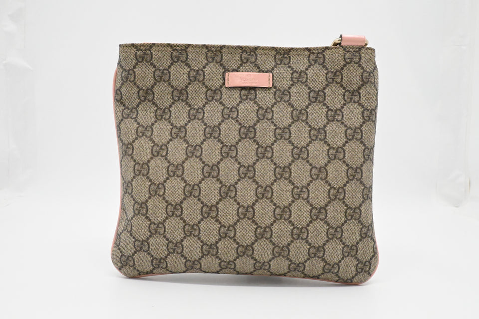 Gucci Crossbody in GG Supreme Canvas and Pink Patent Leather
