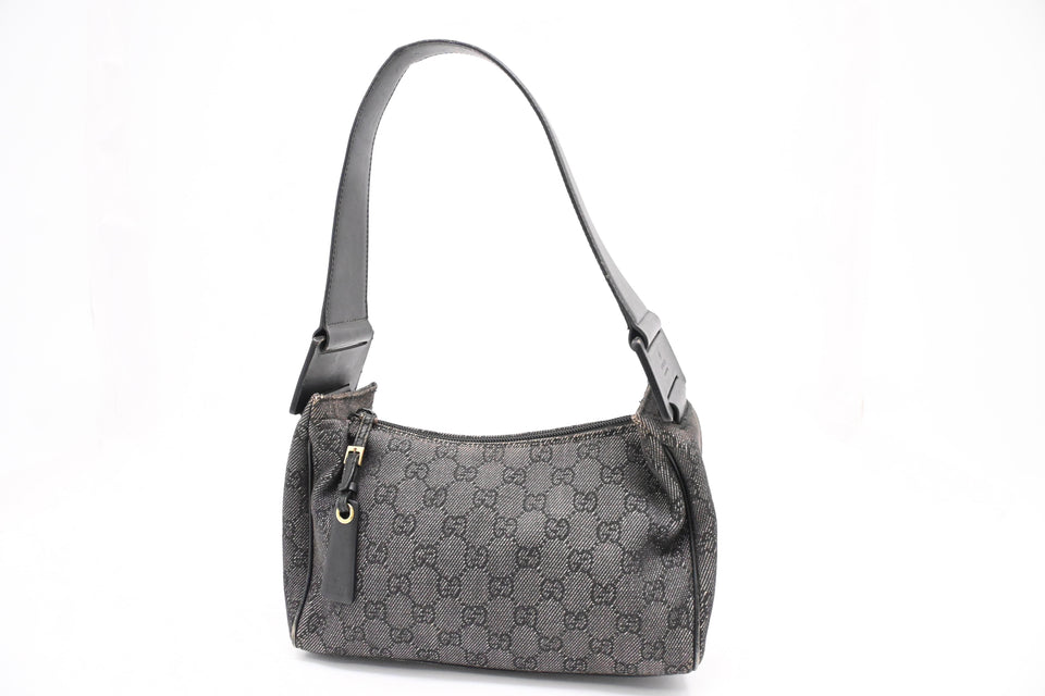Gucci Shoulder Bag in Black and White GG Canvas