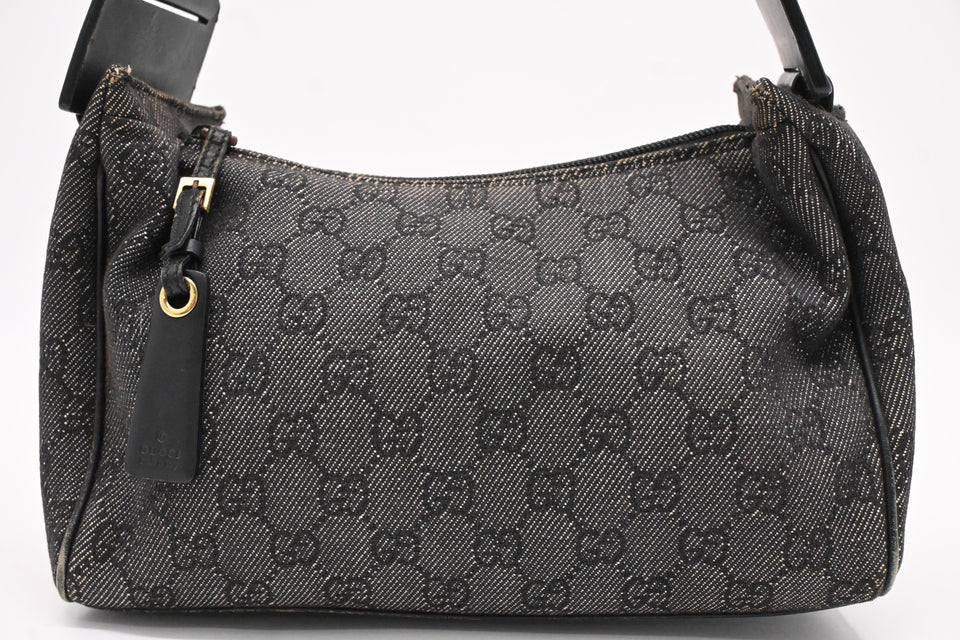 Gucci Shoulder Bag in Black and White GG Canvas