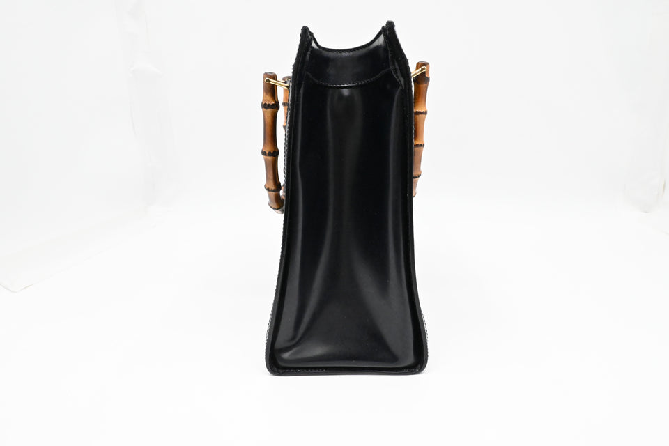 Gucci Medium Diana in Dark Blue Leather