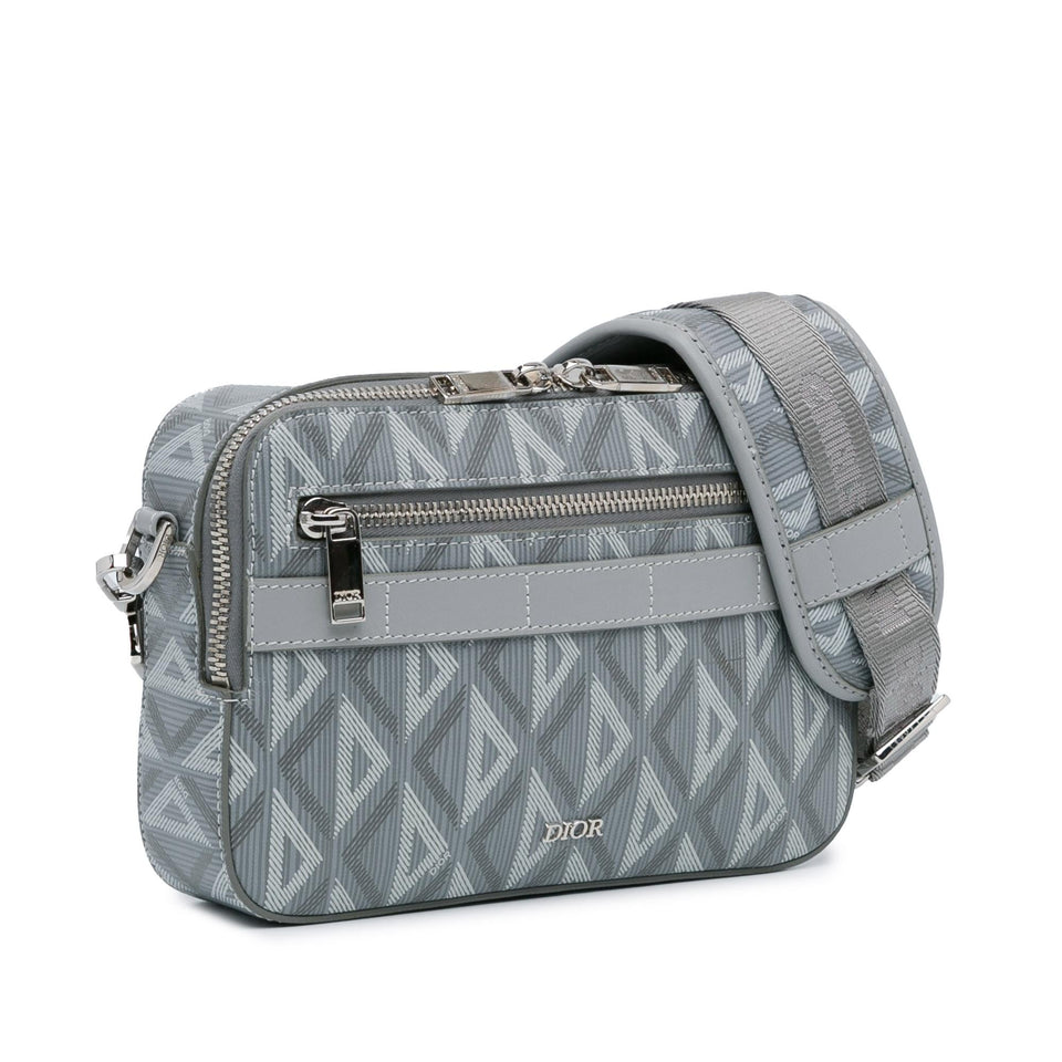 Dior CD Diamond Safari Bag with Strap (SHG-I8B75e)
