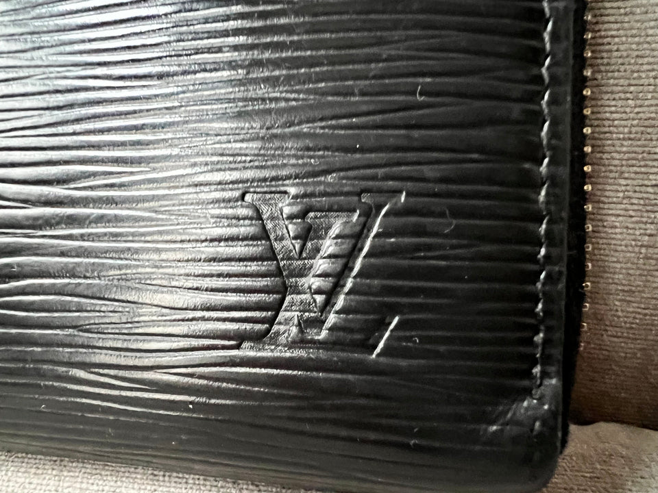 Louis Vuitton Zippy Wallet in Black Epi (RRP £625)