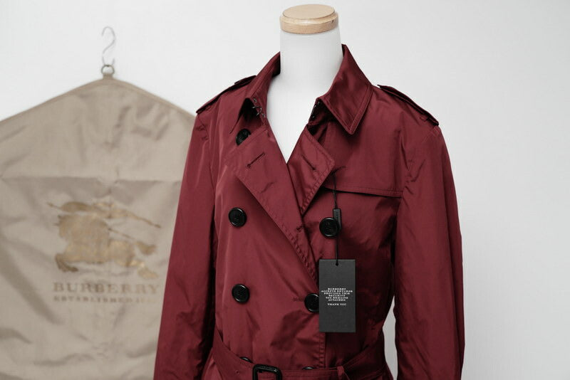 Burberry coat 4004660 Outer: 100% polyester / Lining: 50% acetate, 50% viscose / Sleeve lining: 100% viscose wine-red Women UK10/USA8/ITA42/GER38/FRA40/BR40
