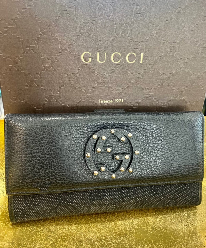Gucci STUDDED INTERLOCKING G CONTINENTAL WALLET