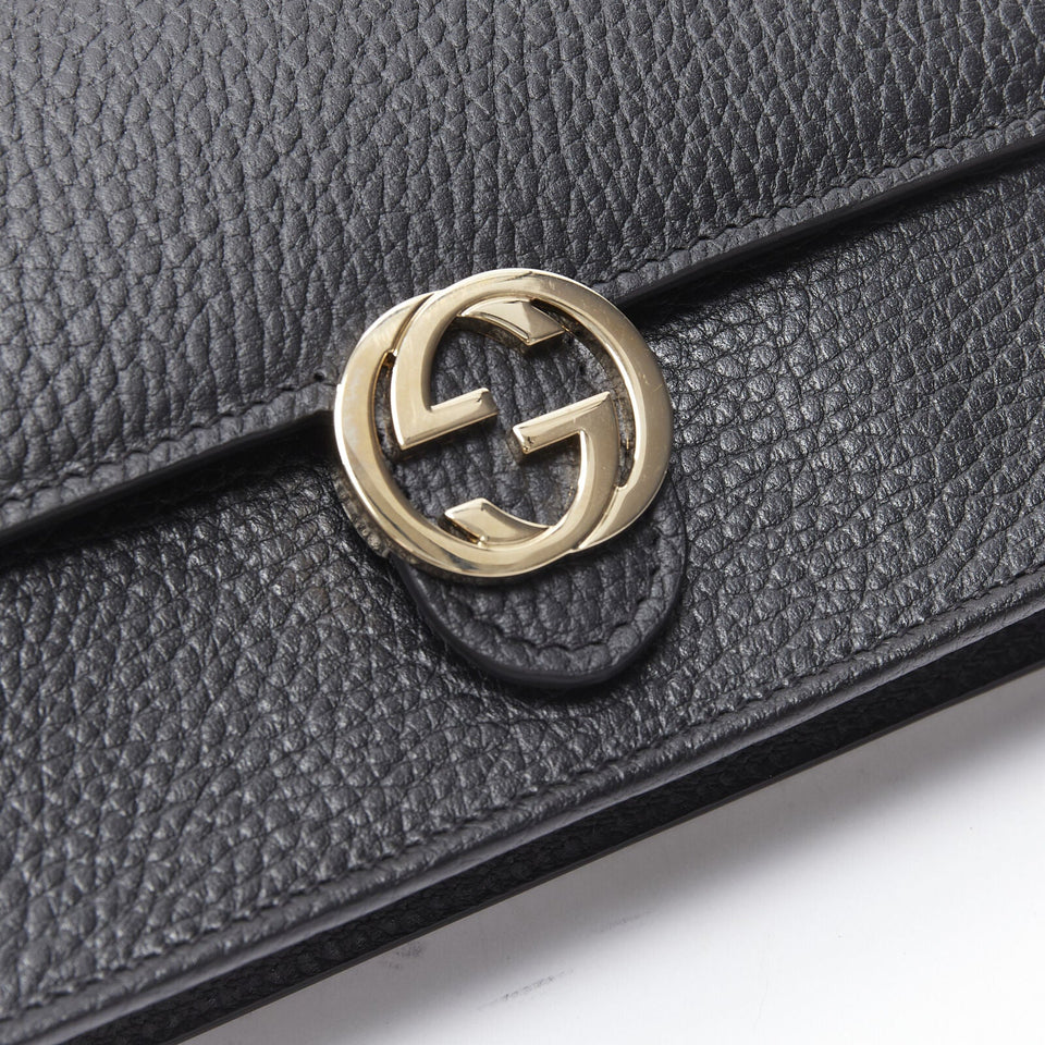 Gucci DOLLAR CALFSKIN INTERLOCKING GG WALLET ON CHAIN