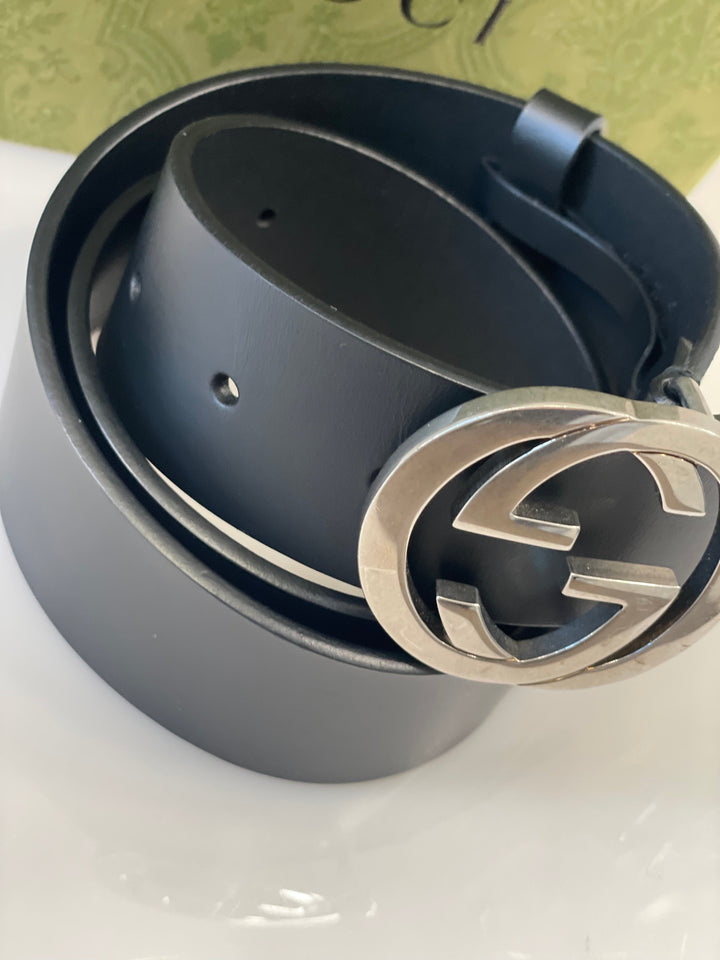Gucci INTERLOCKING GG SIGNATURE LEATHER BELT