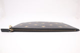 Gucci Bee Clutch in Black Leather