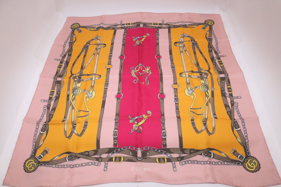 Gucci Scarf in Pink Silk