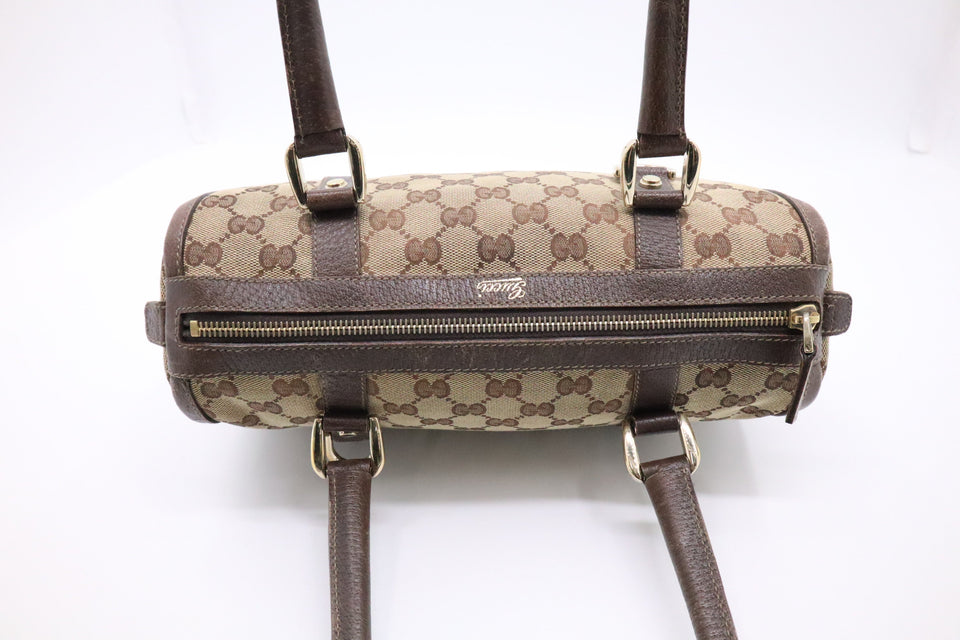 Gucci Shoulder Bag in GG Canvas