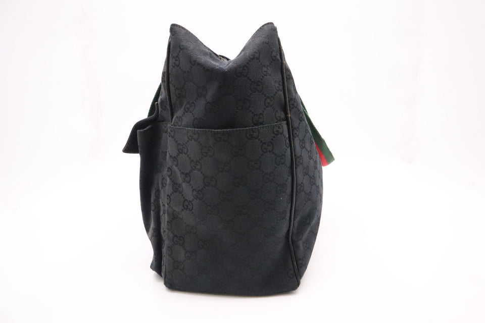 Gucci Shoulder Bag in Black GG Canvas