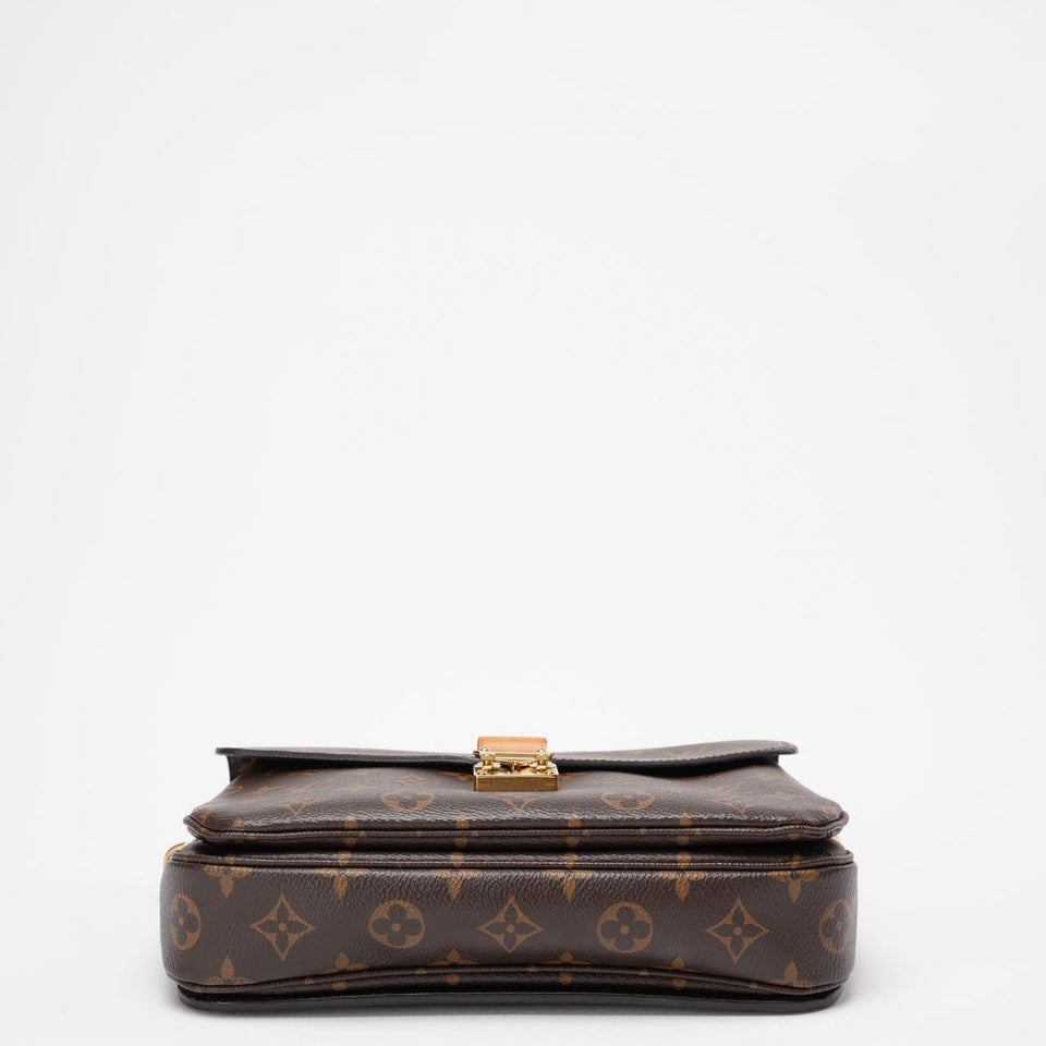 Louis Vuitton Monogram Pochette Metis MM Hand Bag 2019