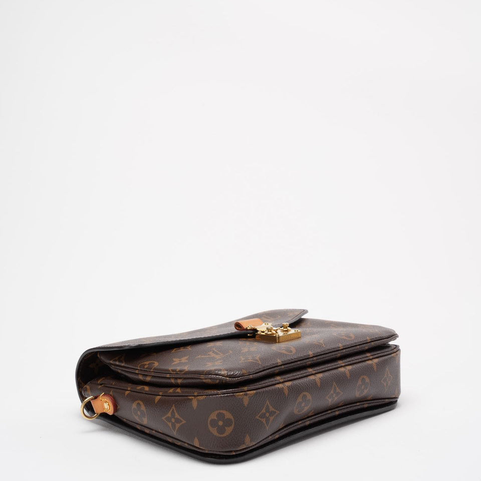 Louis Vuitton Monogram Pochette Metis MM Hand Bag 2019