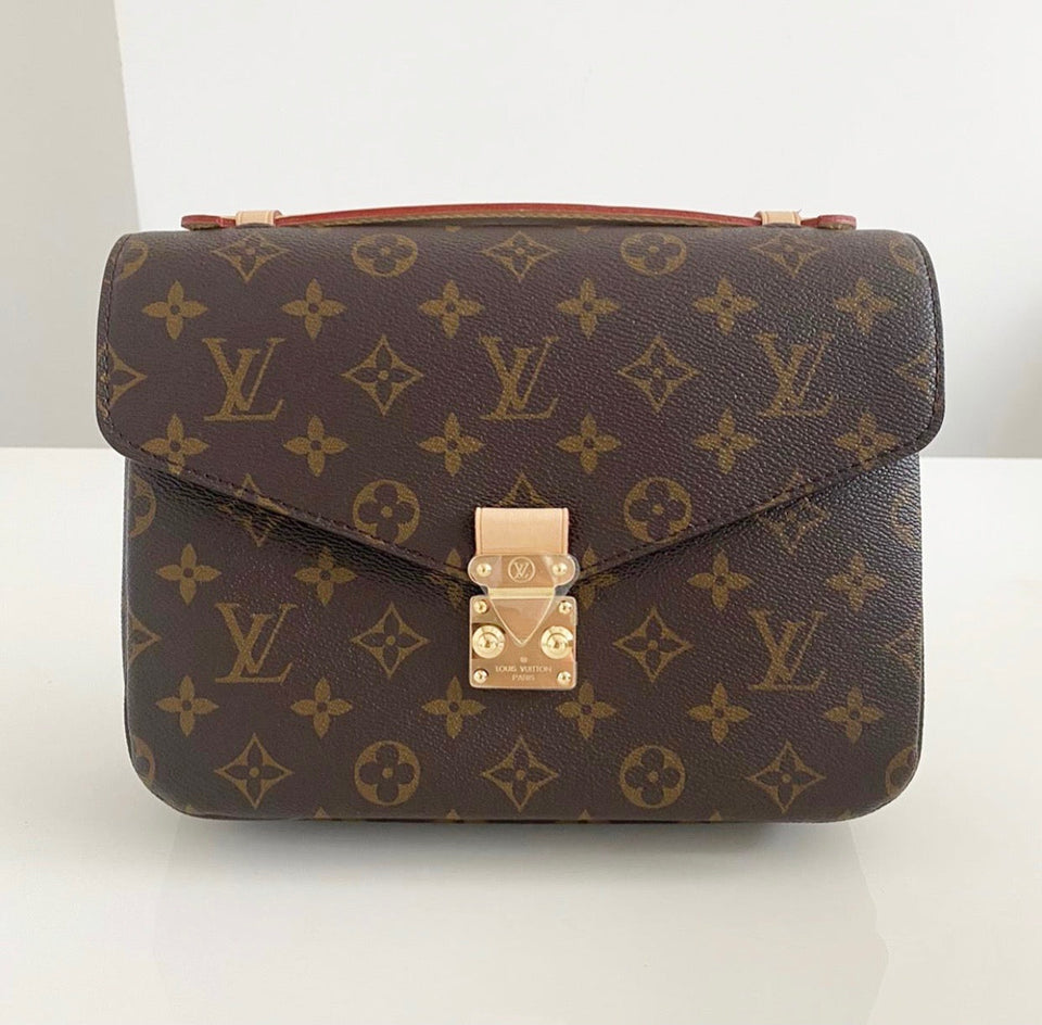 Louis Vuitton Pochette Metis Classic Monogram Clutch