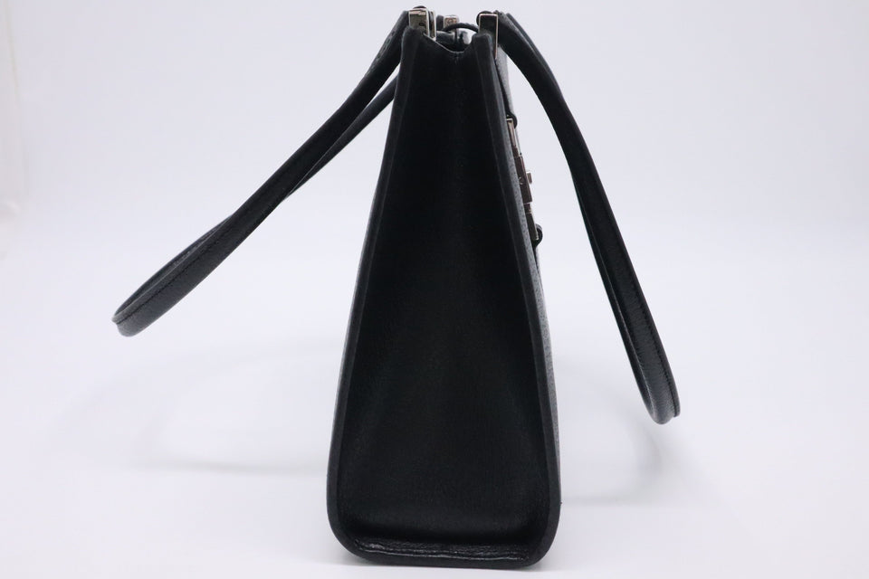 Gucci Jackie Shoulder Bag in Black Leather