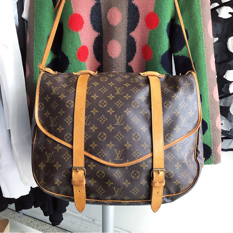 Louis Vuitton Vintage 1990 Saumur 40 Monogram Travel Messenger Bag