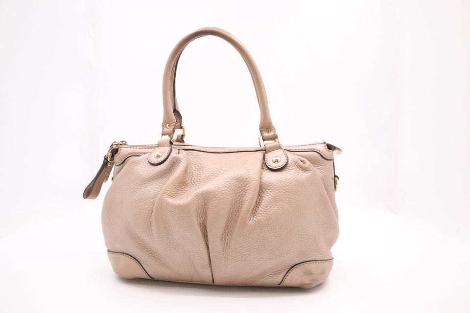 Gucci Sukey Shoulder Bag in Metallic Beige Leather
