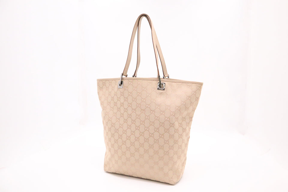 Gucci Shoulder Bag in Beige GG Canvas