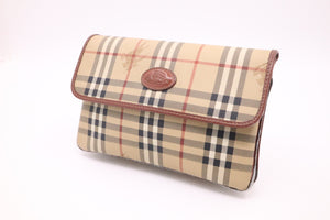 Burberry Cluch