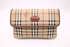 Burberry Cluch