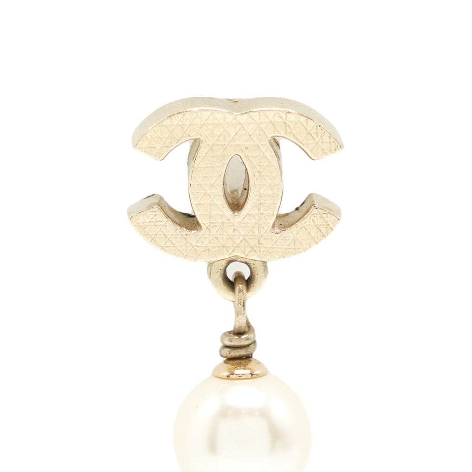 Chanel CC Logo With Pearl Drop Earrings L
