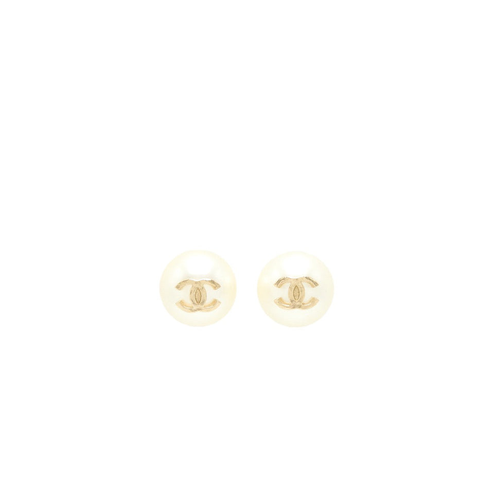 Chanel Giant Pearl With CC Logo Earring L