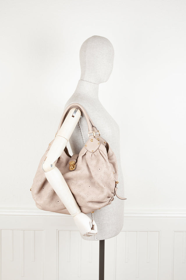Louis Vuitton L Hobo Bag Mahina Leather Greige