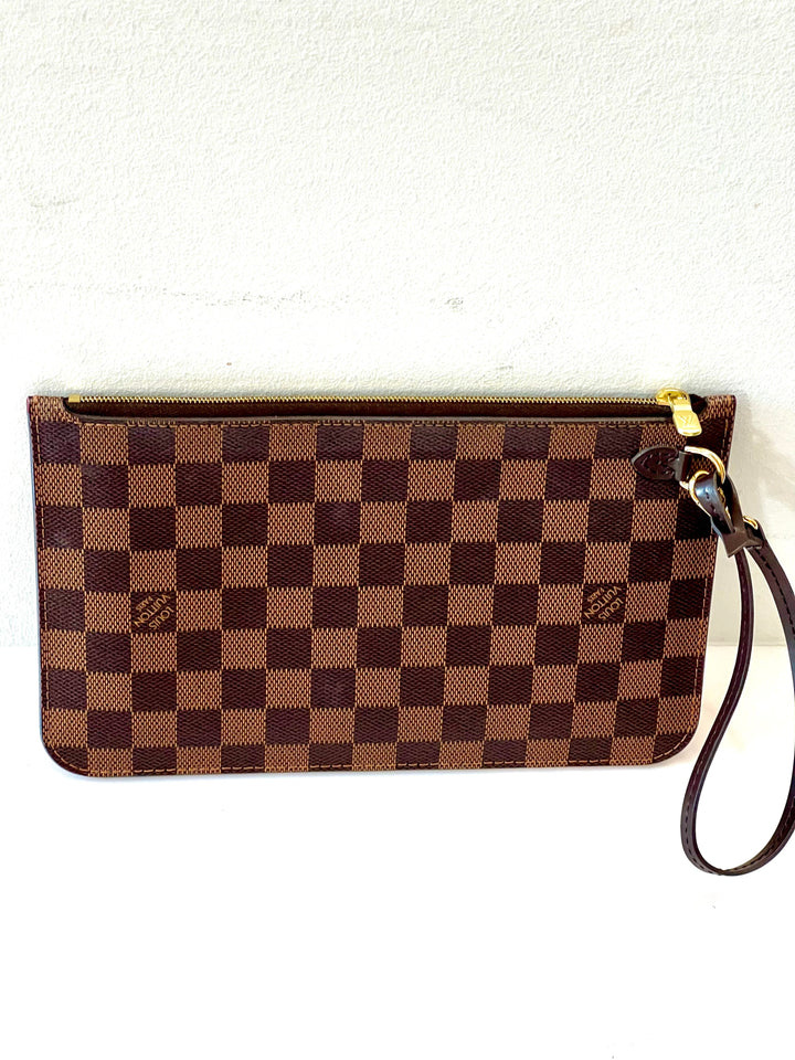 Louis Vuitton DAMIER EBENE MM GM POCHETTE CERISE