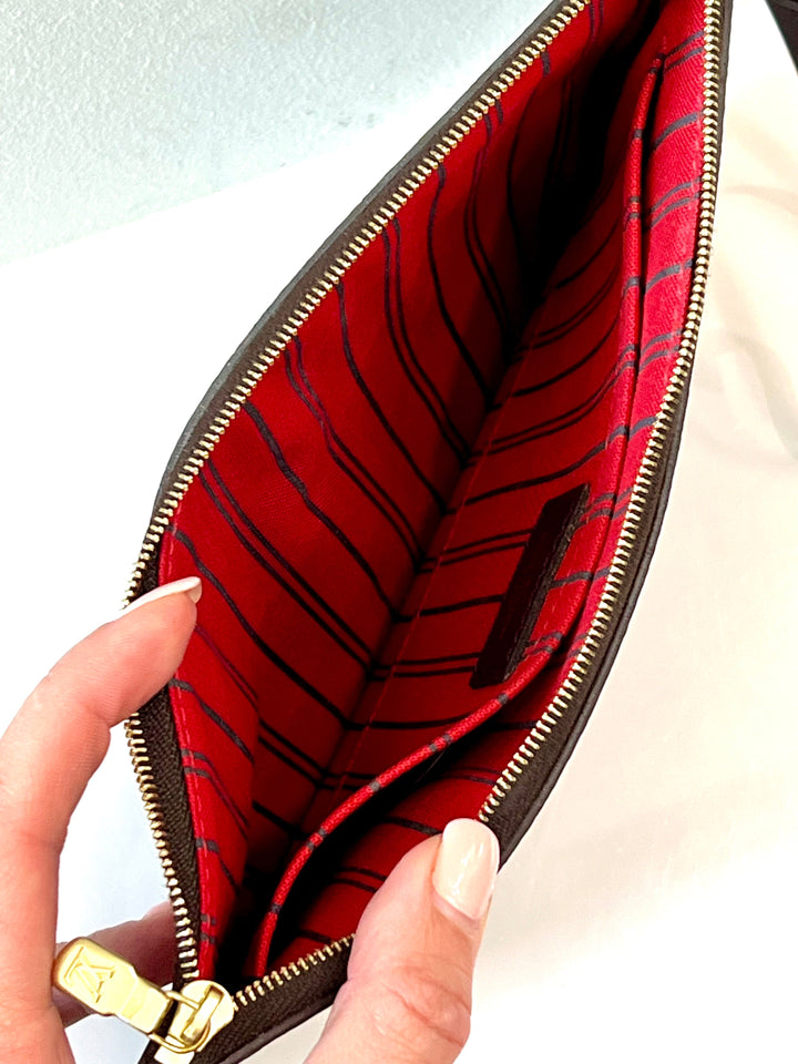 Louis Vuitton DAMIER EBENE MM GM POCHETTE CERISE